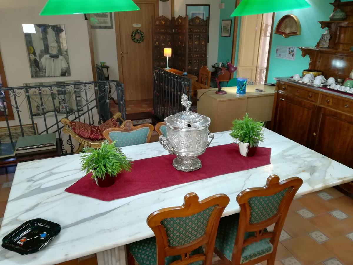 Vittorio Emanuele Rooms Di Prinzi Palermo Eksteriør billede