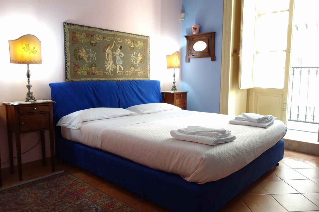 Vittorio Emanuele Rooms Di Prinzi Palermo Eksteriør billede